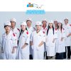 Đồng phục bệnh viện cầu vai đỏ