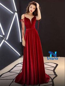 Đầm dạ hội làm bằng vải nhung siêu đẹp