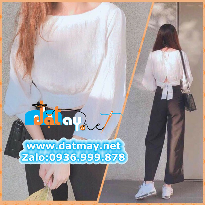 Phối áo Croptop tay dài ôm với quần tây dáng rộng 