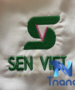 áo sơ mi vải katr ý logo thêu