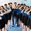áp thun đồng phục công sở màu xanh nẹp cổ cam