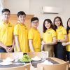 các mẫu áo thun công sở màu vàng
