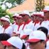 đồng phục mũ trắng phối đỏ