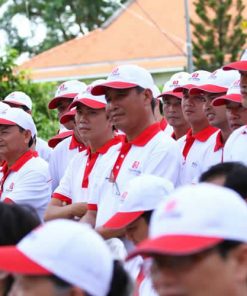 đồng phục mũ trắng phối đỏ