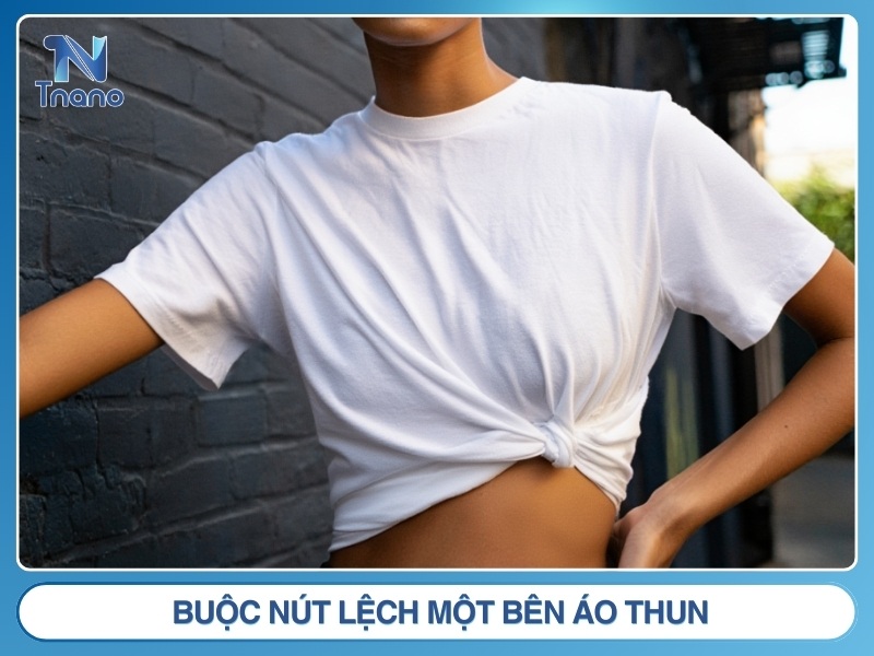 Cách 2: Buộc nút lệch một bên áo thun