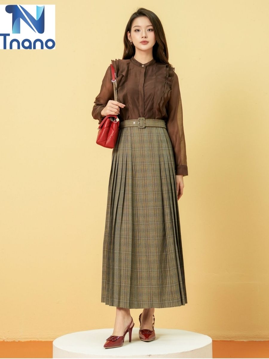 Đai eo bản lớn giúp định hình vóc dáng rõ nét