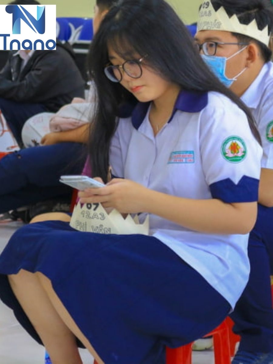 Đồng phục học sinh cấp 3 trường Nguyễn Khuyến