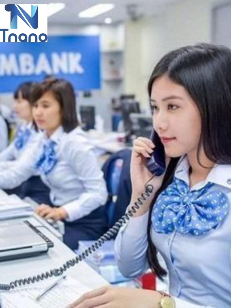 Đồng phục Eximbank với màu xanh nổi bật