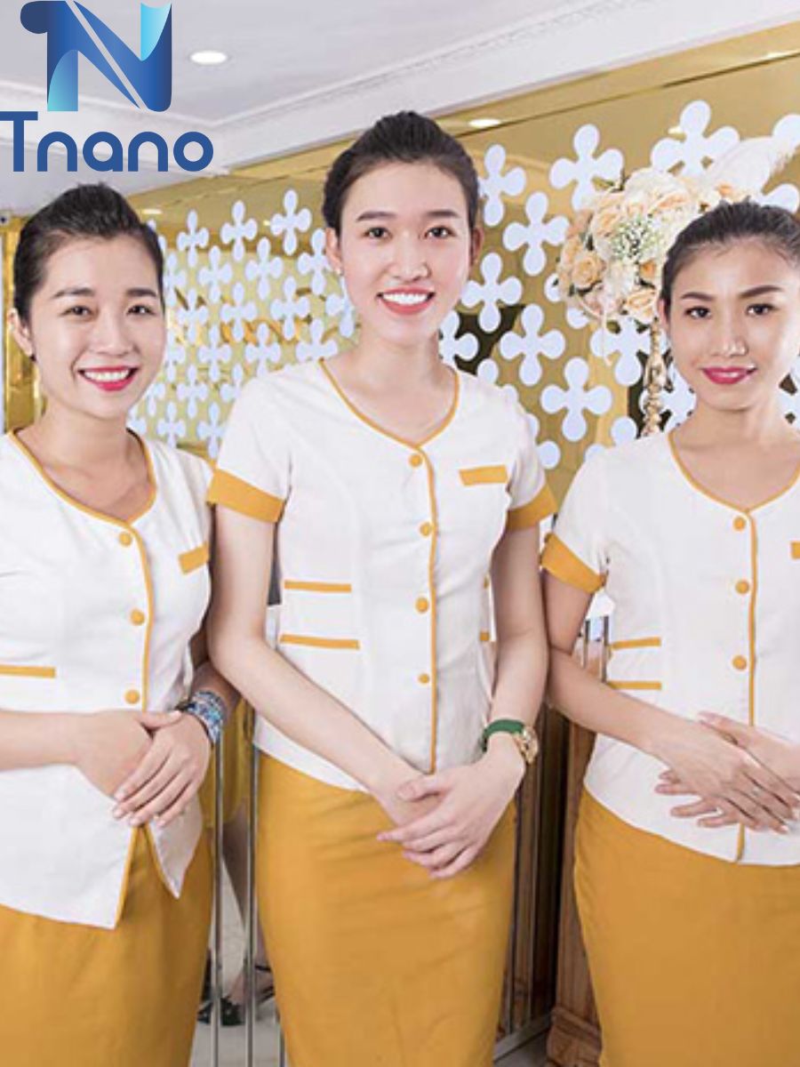 ồng phục spa màu vàng với thiết kế tinh tế, mang lại sự chuyên nghiệp